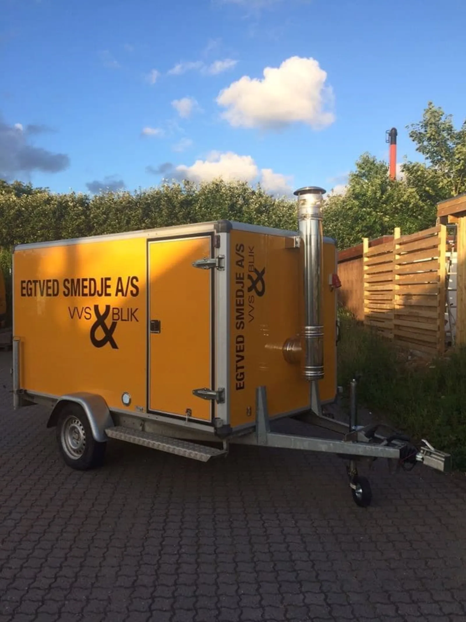 Mobil oliefyret varmecentral